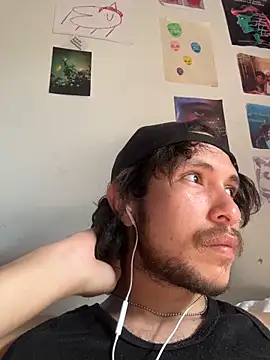 Snapshot of Luxx_14 chatting on 02-20-26, 09:06 Luxx 14 online show from 02-20-26, 09:06