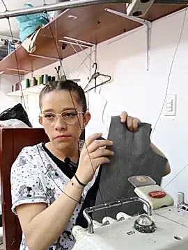 Isabella5 Brown  online show from 11-10-25, 04:23