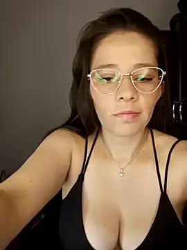 Isabella5 Brown  online show from 12-19-25, 03:58