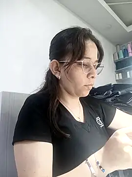 Snapshot of Isabella5_Brown_ chatting on 10-04-25, 02:51 Isabella5 Brown  online show from 10-04-25, 02:51