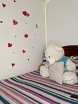 Isabella5 Brown  online show from 02-06-26, 05:42