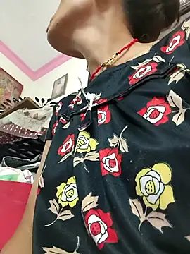 ISHANI-SINGH online show from 10-05-25, 02:57