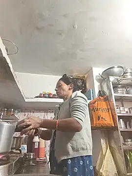 ISHANI-SINGH online show from 11-30-25, 03:40