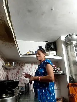 ISHANI-SINGH online show from 04-28-26, 02:54