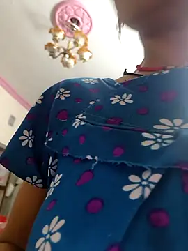 ISHANI-SINGH online show from 04-24-26, 02:30