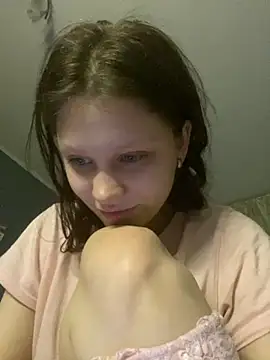 Snapshot of Lunliss chatting on 09-27-25, 09:32 Lunliss online show from 09-27-25, 09:32