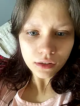 Snapshot of Lunliss chatting on 09-27-25, 09:26 Lunliss online show from 09-27-25, 09:26