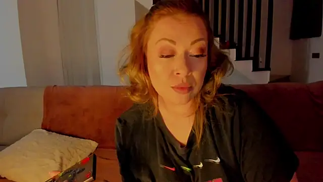 Snapshot of emmamaturre chatting on 02-14-26, 11:49 emmamaturre online show from 02-14-26, 11:49