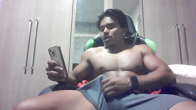 Snapshot of pretoboom14 chatting on 07-09-26, 01:50 pretoboom14 online show from 07-09-26, 01:50