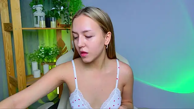 CindySparkl online show from 03-08-26, 03:43