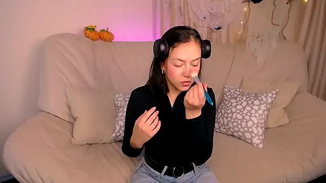 CindySparkl online show from 10-23-25, 03:49