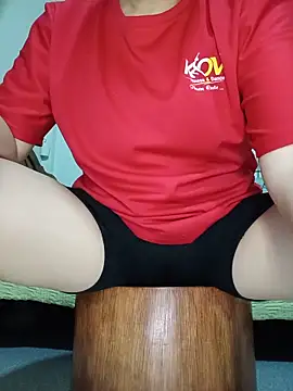 Snapshot of love_sex_05 chatting on 06-10-26, 04:24 love sex 05 online show from 06-10-26, 04:24