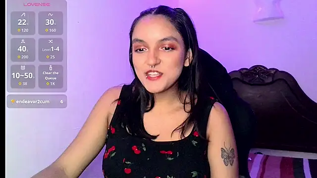 Snapshot of Ari_20_ chatting on 10-30-25, 12:53 Ari 20 online show from 10-30-25, 12:53