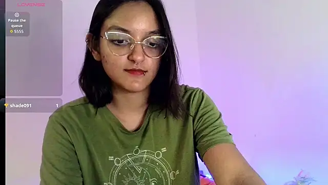 Snapshot of Ari_20_ chatting on 12-19-25, 07:05 Ari 20 online show from 12-19-25, 07:05