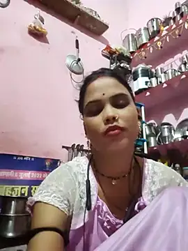 Snapshot of Cut_ragni chatting on 10-13-25, 04:52 Cut ragni online show from 10-13-25, 04:52