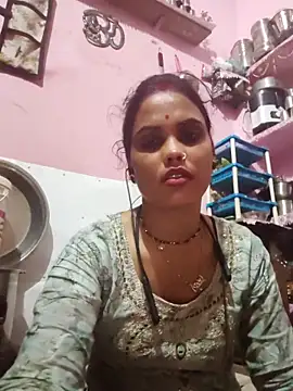 Snapshot of Cut_ragni chatting on 10-21-25, 04:17 Cut ragni online show from 10-21-25, 04:17