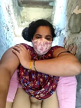 Snapshot of Cut_ragni chatting on 09-18-25, 03:53 Cut ragni online show from 09-18-25, 03:53