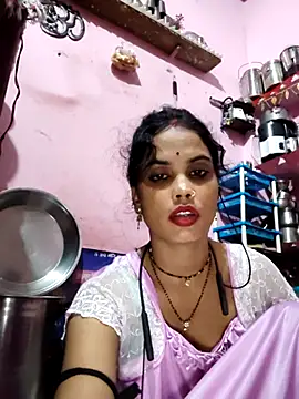 Snapshot of Cut_ragni chatting on 10-07-25, 05:47 Cut ragni online show from 10-07-25, 05:47