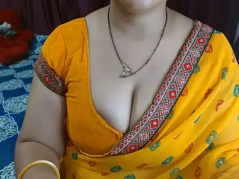 Snapshot of Hot_anika_ chatting on 06-19-26, 11:20 Hot anika online show from 06-19-26, 11:20