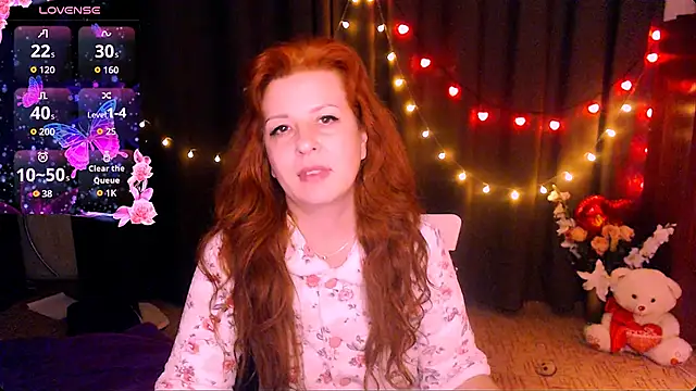 Snapshot of Crystal2207 chatting on 10-24-25, 12:42 Crystal2207 online show from 10-24-25, 12:42