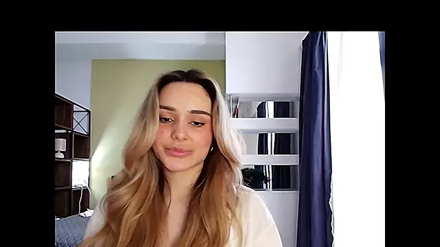 Chloe Ravens online show from 12-18-25, 10:52