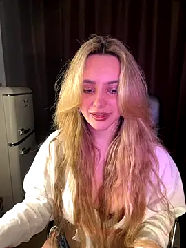 Snapshot of Chloe_Ravens chatting on 10-03-25, 08:10 Chloe Ravens online show from 10-03-25, 08:10