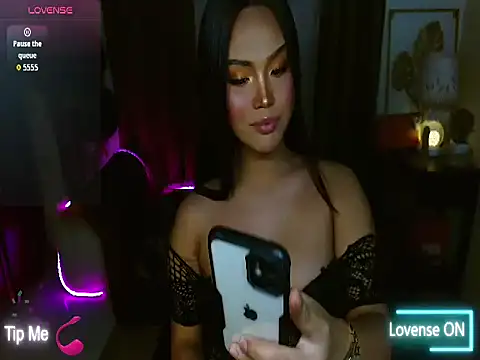 Snapshot of _MaxcineMalkova_ chatting on 11-24-25, 08:25 MaxcineMalkova online show from 11-24-25, 08:25