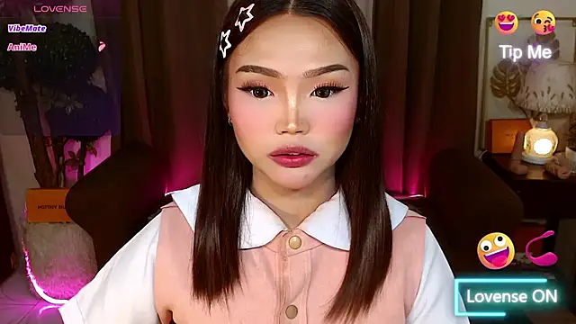 Snapshot of _MaxcineMalkova_ chatting on 12-02-25, 12:51 MaxcineMalkova online show from 12-02-25, 12:51