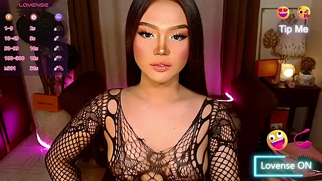 Snapshot of _MaxcineMalkova_ chatting on 12-04-25, 01:21 MaxcineMalkova online show from 12-04-25, 01:21