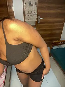 mickle james online show from 02-08-26, 05:54