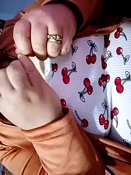 Snapshot of Hnonasix89 chatting on 03-09-26, 06:00 Hnonasix89 online show from 03-09-26, 06:00