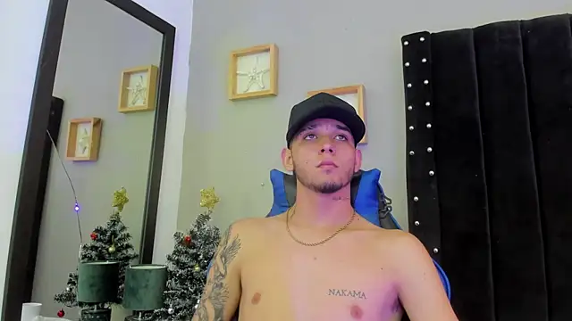 Snapshot of Mathewboy1 chatting on 12-19-25, 07:16 Mathewboy1 online show from 12-19-25, 07:16