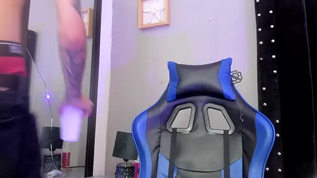 Snapshot of Mathewboy1 chatting on 01-09-26, 07:54 Mathewboy1 online show from 01-09-26, 07:54