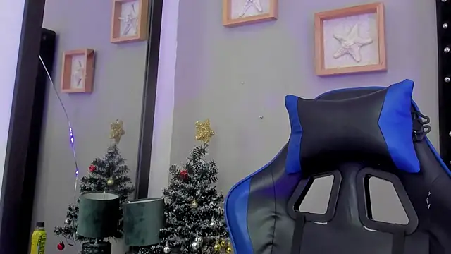 Snapshot of Mathewboy1 chatting on 12-22-25, 07:25 Mathewboy1 online show from 12-22-25, 07:25