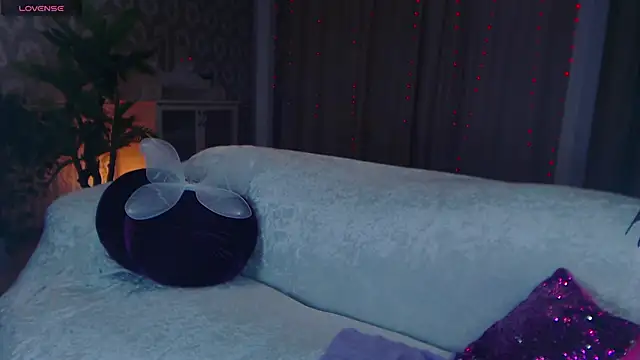 LiSinDoll online show from 11-22-25, 06:23