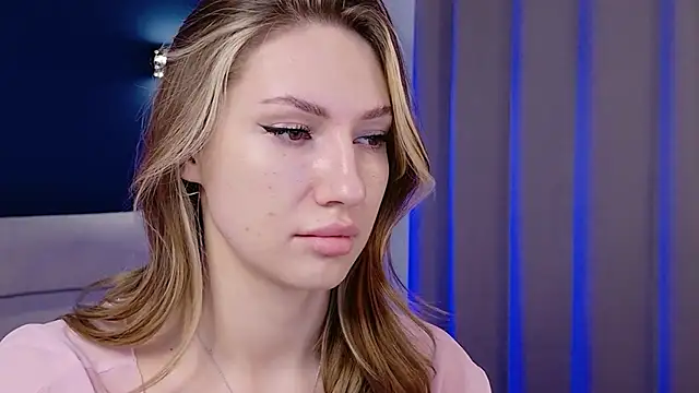 Snapshot of MariGven chatting on 11-10-25, 01:38 MariGven online show from 11-10-25, 01:38