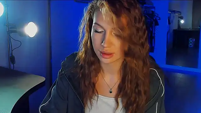 Snapshot of MariGven chatting on 03-19-26, 04:07 MariGven online show from 03-19-26, 04:07