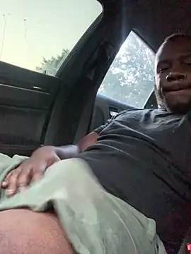 Snapshot of Moneyman5ive chatting on 09-30-25, 12:22 Moneyman5ive online show from 09-30-25, 12:22