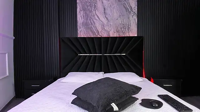 Snapshot of Bigsexxyass chatting on 10-13-25, 11:56 Bigsexxyass online show from 10-13-25, 11:56