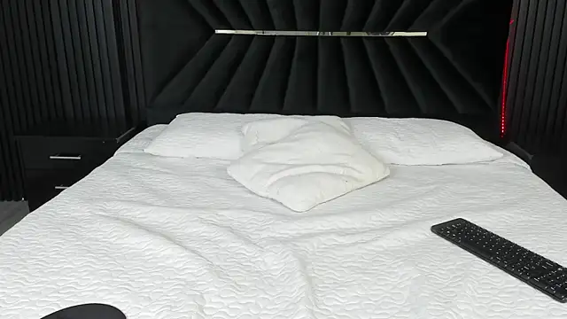 Snapshot of Bigsexxyass chatting on 09-25-25, 07:14 Bigsexxyass online show from 09-25-25, 07:14