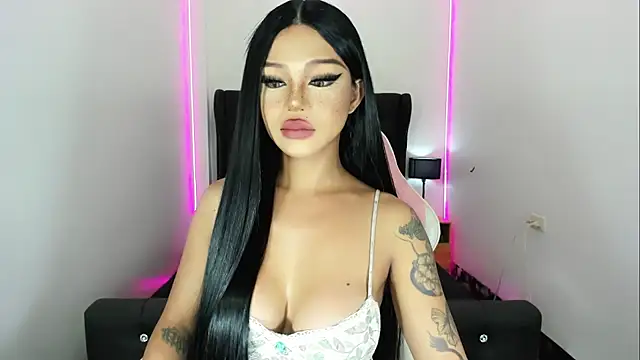 DazzlingDivaLiza online show from 04-17-26, 10:34