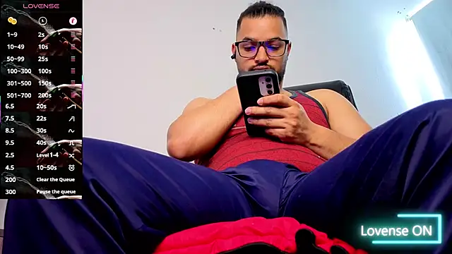 Ernesto-Rodriguez82 online show from 11-30-25, 03:35