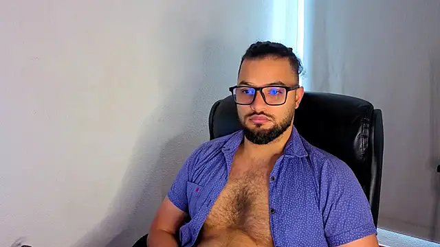 Snapshot of Ernesto-Rodriguez82 chatting on 05-27-26, 02:13 Ernesto-Rodriguez82 online show from 05-27-26, 02:13