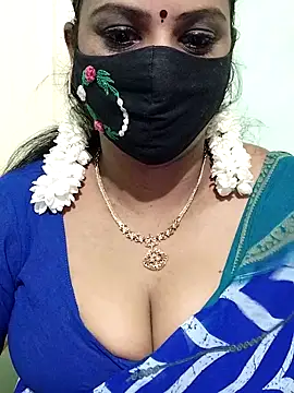 Snapshot of yoga-mithraa chatting on 09-08-25, 04:39 yoga-mithraa online show from 09-08-25, 04:39