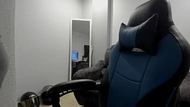 Dakota Mars online show from 04-09-26, 03:52