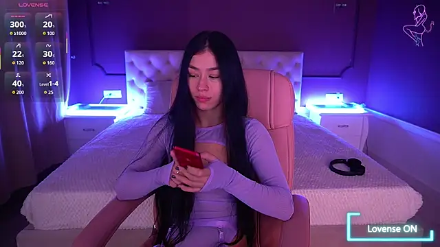 FataleNellie online show from 11-30-25, 08:53