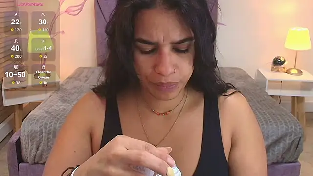 Lia Blake  online show from 10-20-25, 12:06