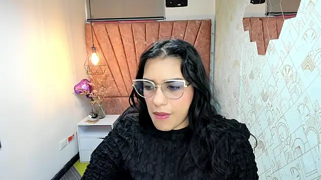 Lia Blake  online show from 12-19-25, 12:40