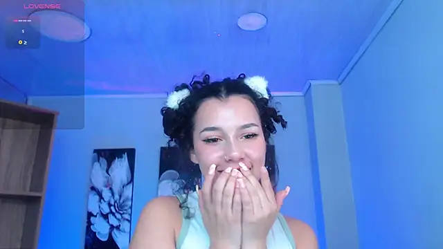 Snapshot of roseefancy chatting on 09-19-25, 10:41 roseefancy online show from 09-19-25, 10:41