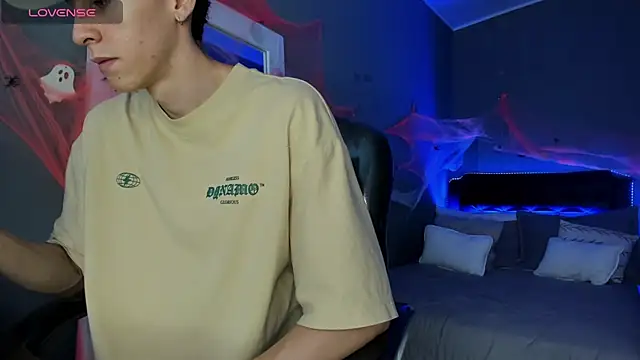 Snapshot of Jhon_snow22 chatting on 10-18-25, 03:36 Jhon snow22 online show from 10-18-25, 03:36